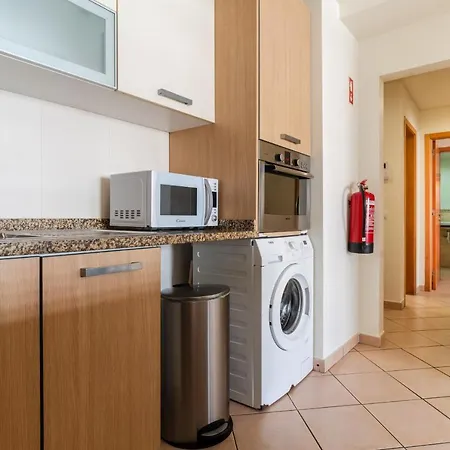 Charming And Centrally Located In Sunny Apartment