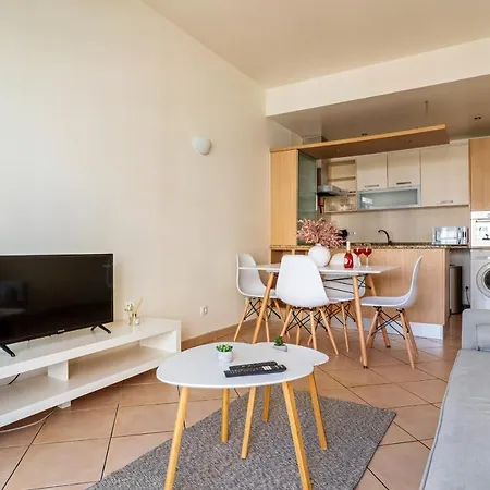 Charming And Centrally Located In Sunny