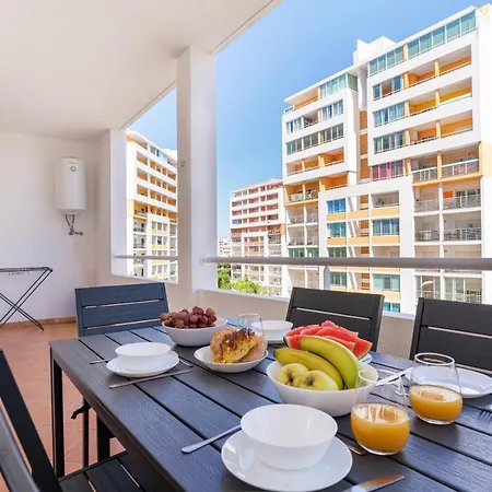 Apartment Charming And Centrally Located In Sunny Portimao