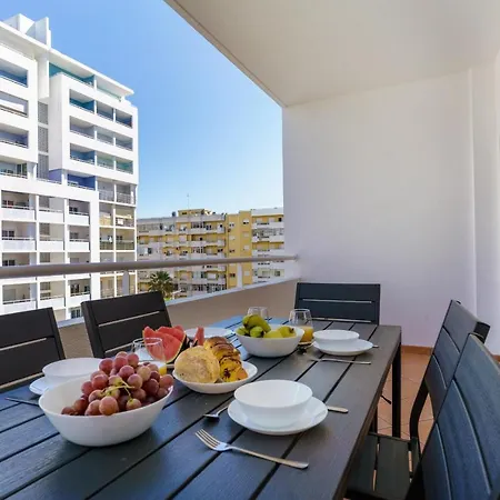 Charming And Centrally Located In Sunny By Lisbeyond *