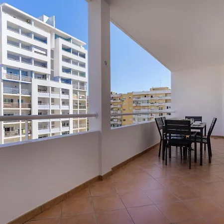 Charming And Centrally Located In Sunny By Lisbeyond *