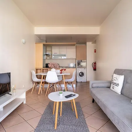 Charming And Centrally Located In Sunny By Lisbeyond